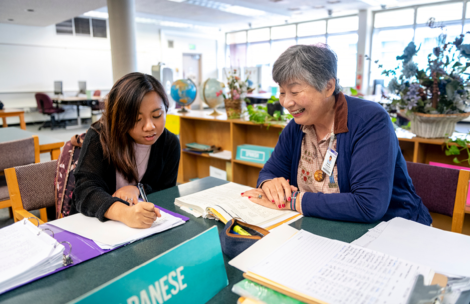 Student attending tutoring session with Japanese class tutor