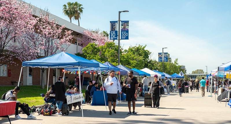 Students walking through Club Rush.